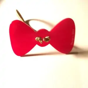 Landing Page - Design’n Chic – Maison de couture en plexiglas : objets, bijoux & accessoires pour l’événementiel barrette cristal noeud